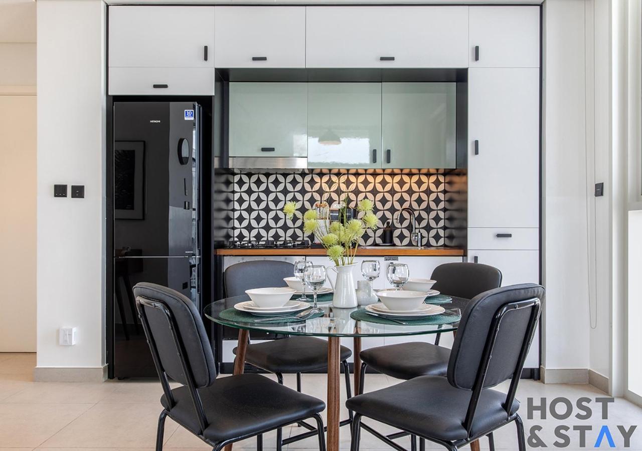 Apartment Minimalist 2br In Hills Dubai