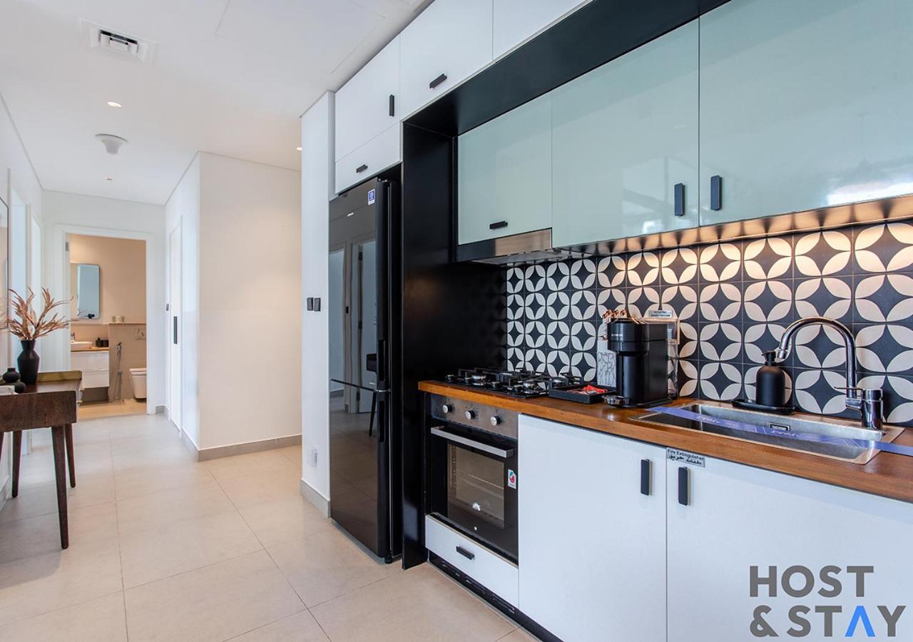 Minimalist 2br In Hills Apartment